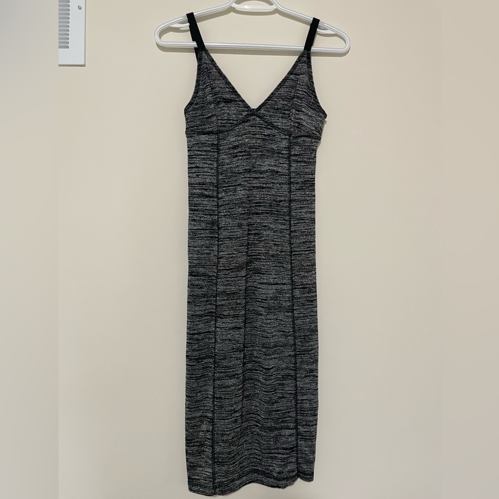 Aritzia - Wilfred Free Midi Dress